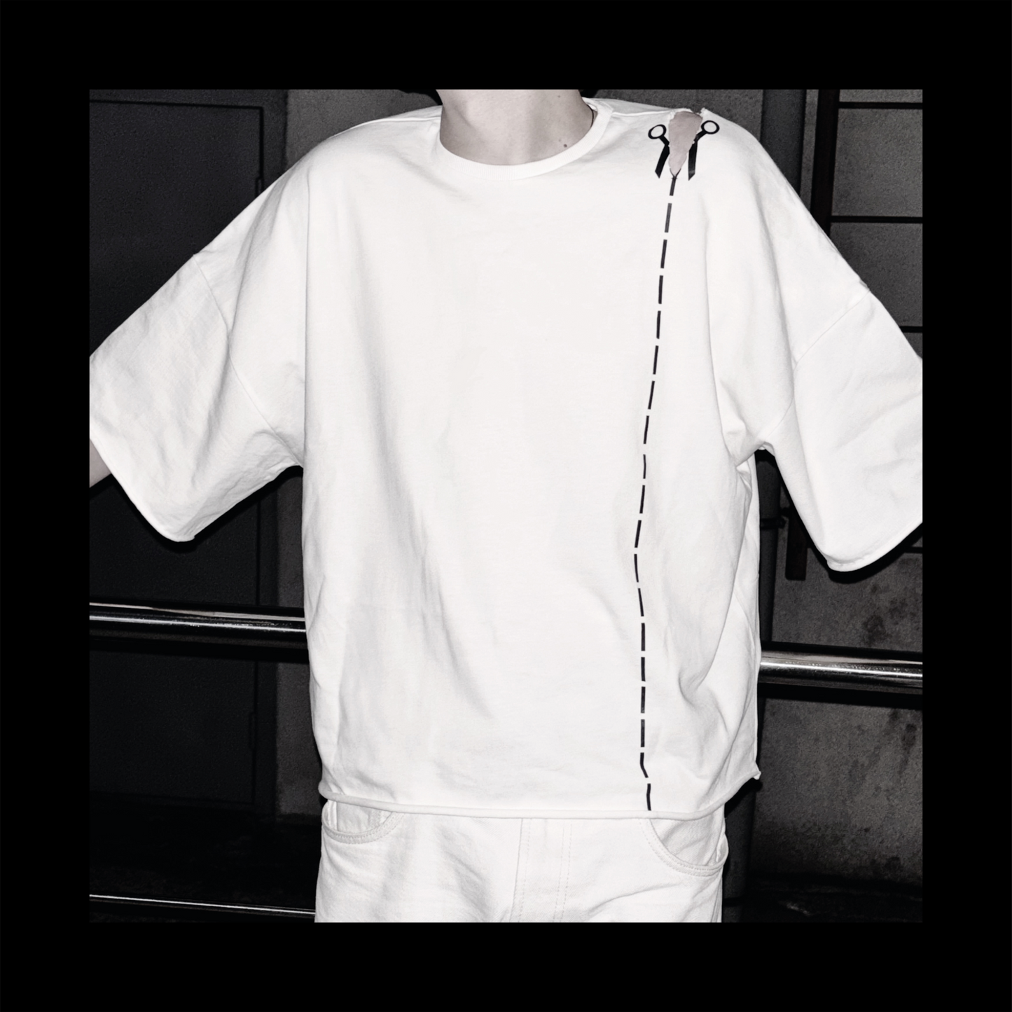 T-Shirt СUT HERE
